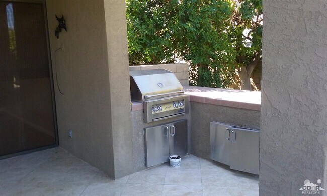 Building Photo - 70520 Gardenia Ct