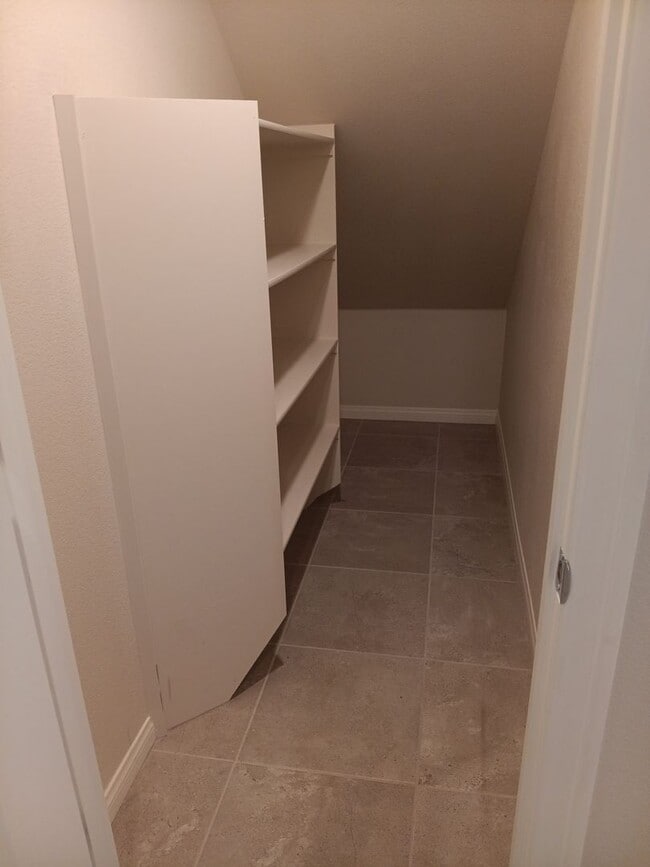 Building Photo - NEWER BUILD 4BD/2.5BA HOME NEAR ALIANTE!