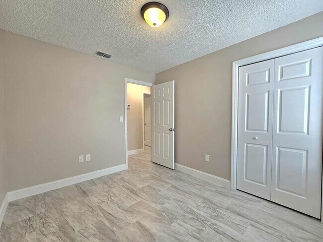 Building Photo - 5545 Gaur Ln