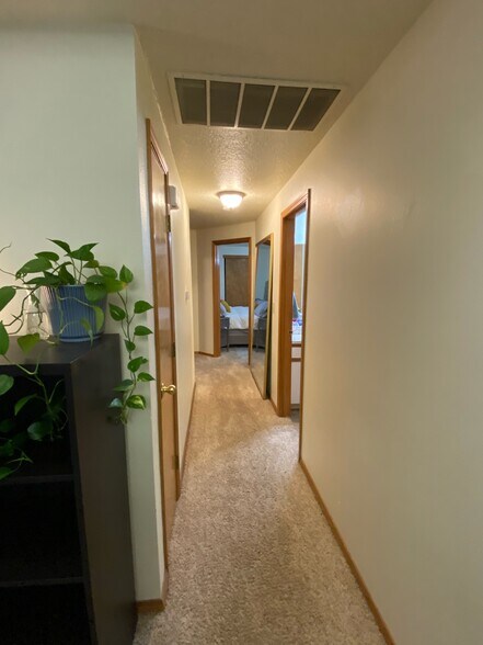 Hallway - 14813 SE Arista Dr