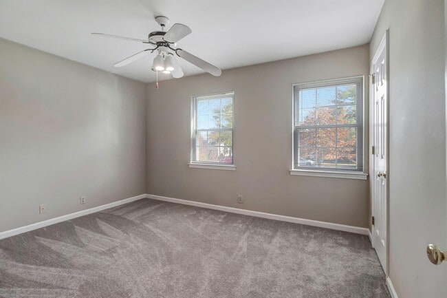 Building Photo - 1217 Carriage Park Dr