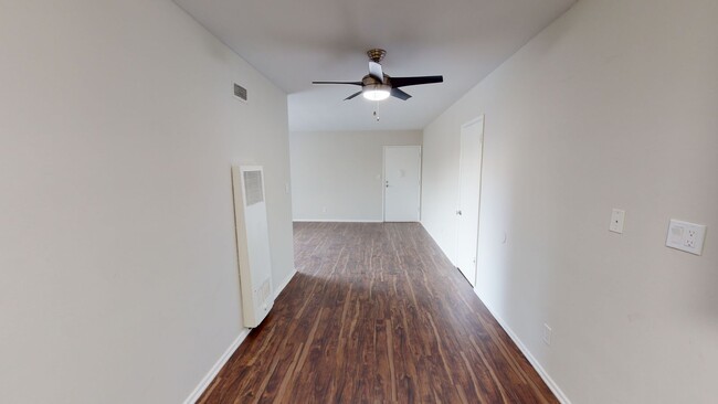 Interior Photo - 1837 N Gramercy Pl