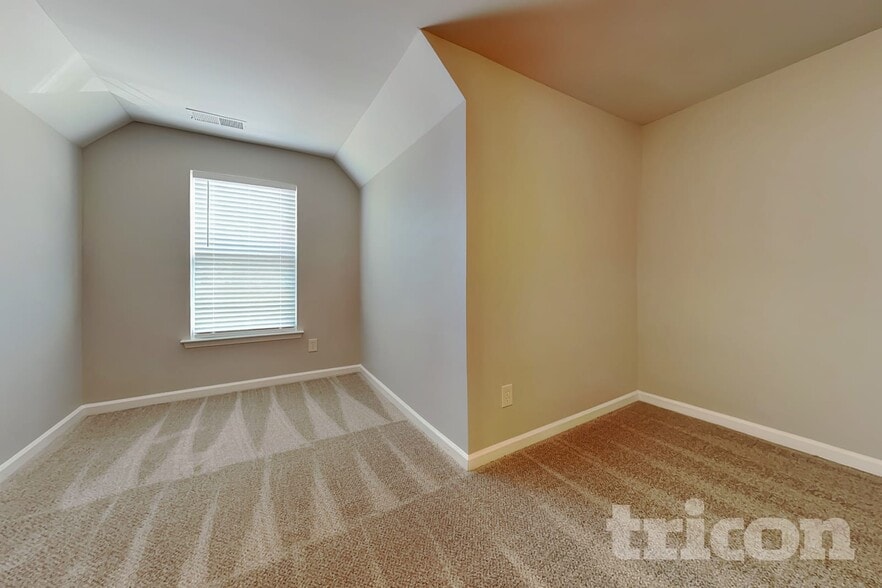 Building Photo - 34 Crescent Woode Dr