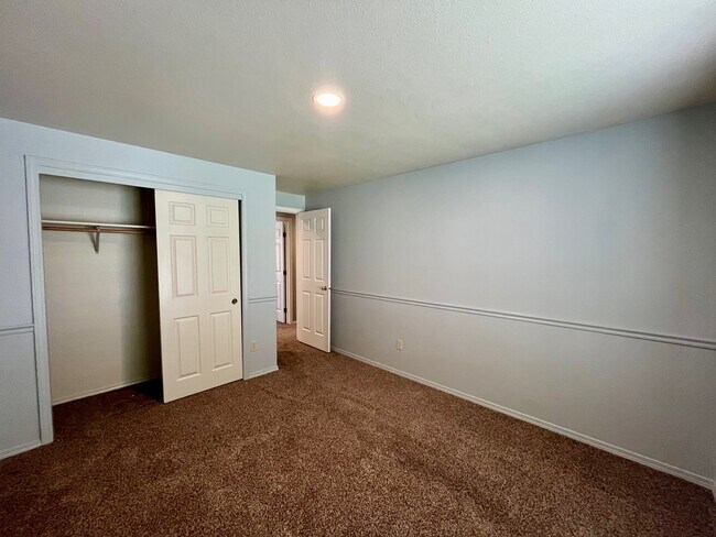 Building Photo - 10627 W Richey Dr
