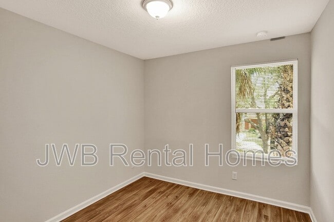 Building Photo - 6037 Carolines Ct