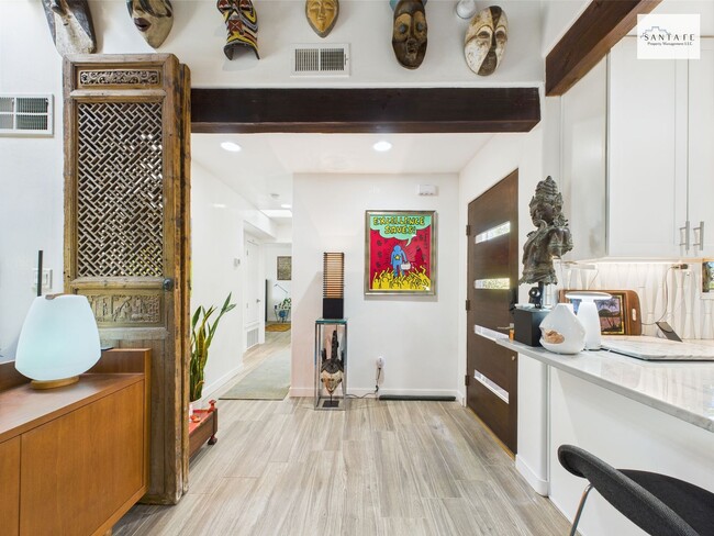 Building Photo - Beautifully Furnished and Equipped Propert...