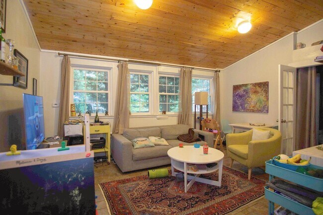 Building Photo - 334 Paterson Plank Rd