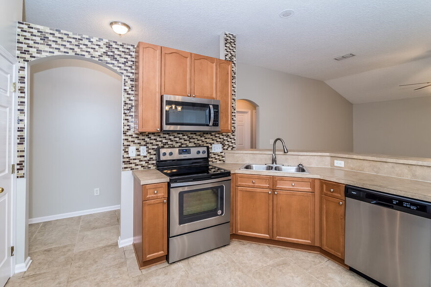 Building Photo - 2917 Thorncrest Dr
