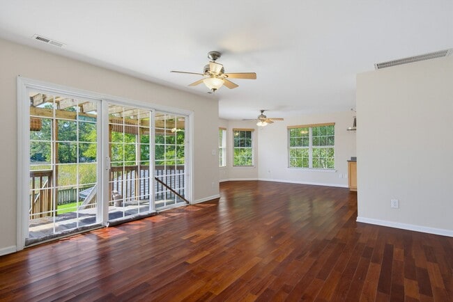 Building Photo - 645 Riva Ridge Rd
