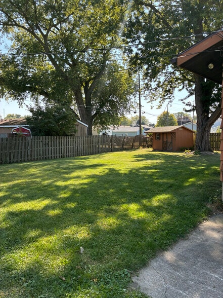 Building Photo - 1632 Oakmont Ln