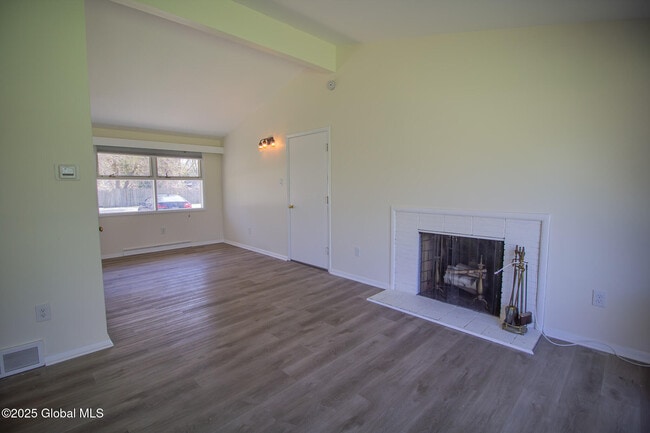 Building Photo - 20 Knadler Dr