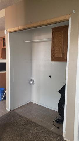 Building Photo - 2412 Country Hollow Ln