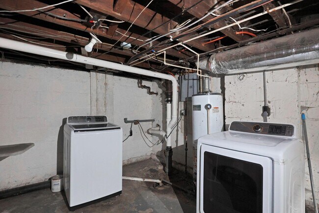 Building Photo - 1125 Wilson Ave