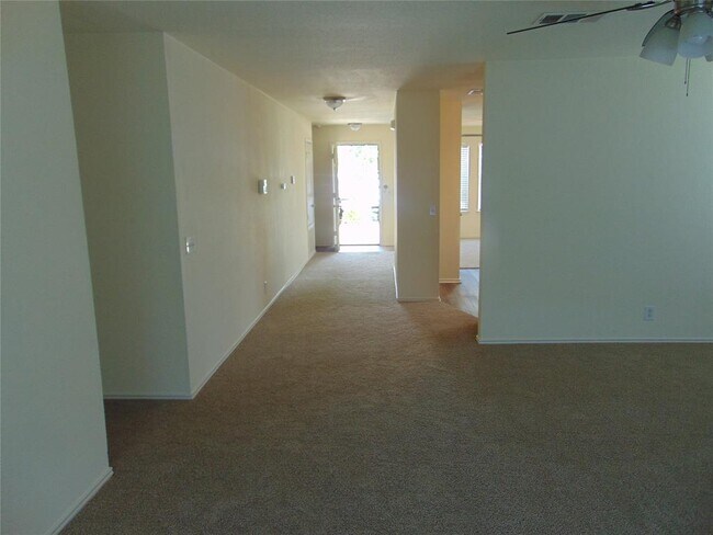 Building Photo - 15209 Bullace St