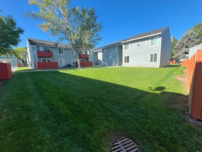 <b>Ground Floor Two Bedroom with Community... - Ground Floor Two Bedroom with Community...