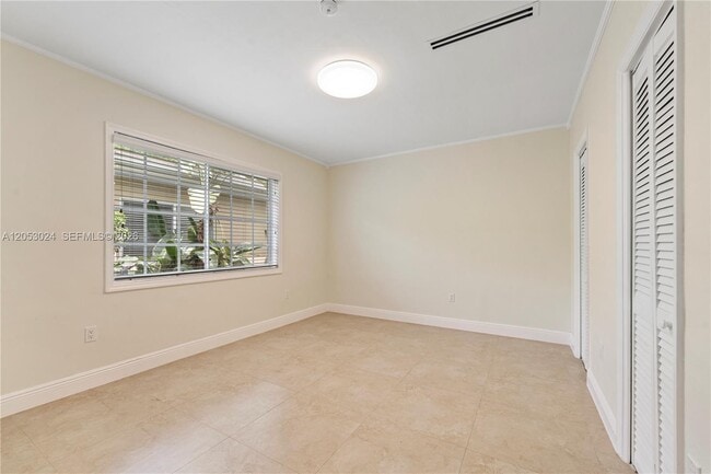 Building Photo - 516 Gerona Ave
