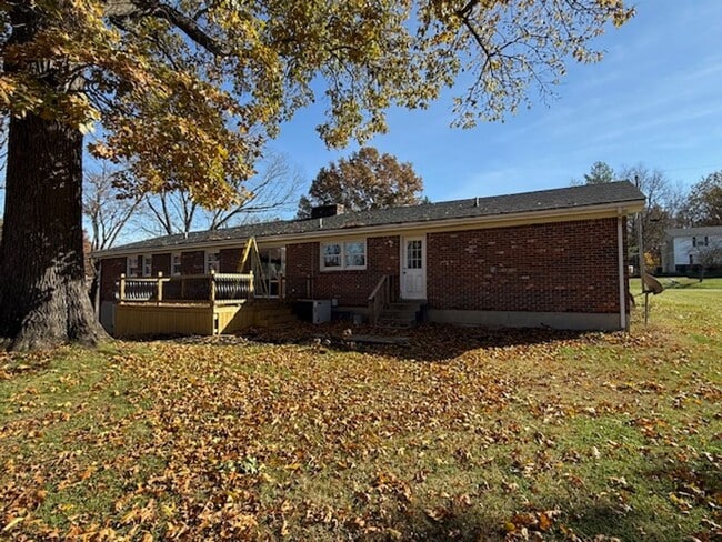 Building Photo - 316 Homeview Dr