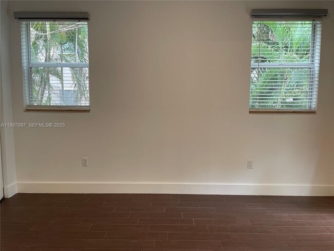 Building Photo - 2845 Coconut Ave