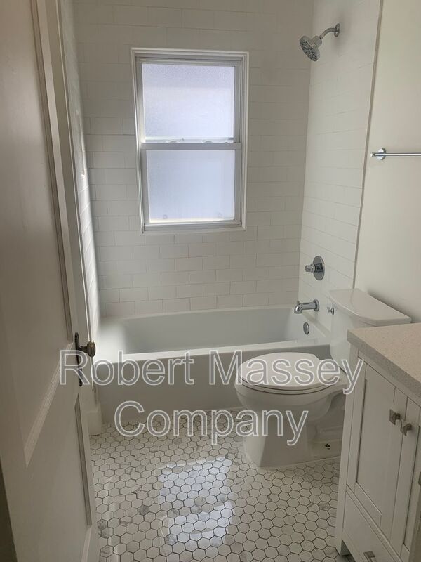 Building Photo - 127 McCready Ave