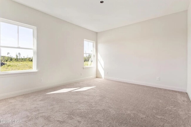 Building Photo - 4 bedroom 2.5 bath House