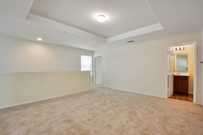 Building Photo - Inviting 4BD/3BA Rental Home with Walk-In Closet & Big Yard