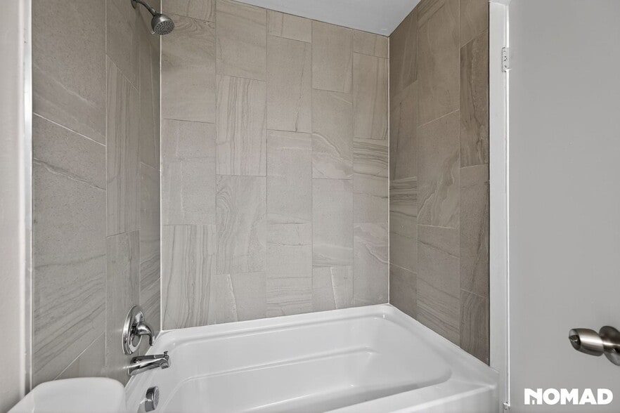 Building Photo - 33 Lima St