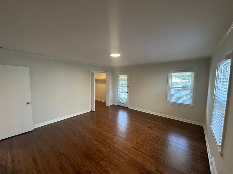 Building Photo - 111 W 73rd St