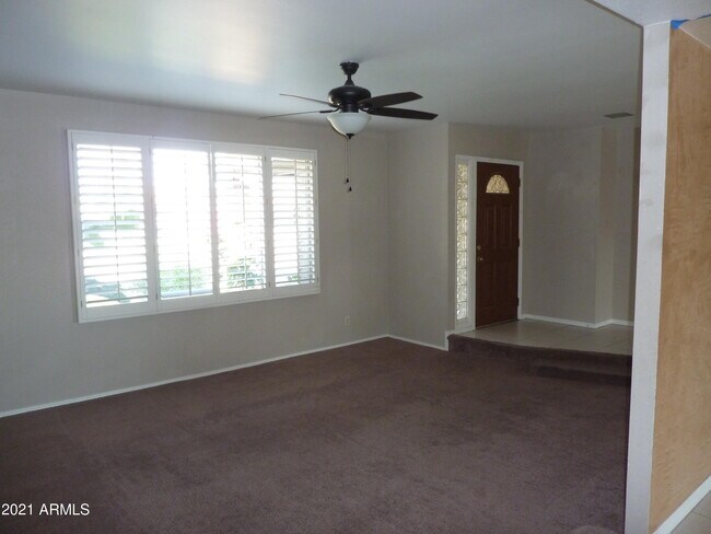 Building Photo - 607 E Diamond Dr