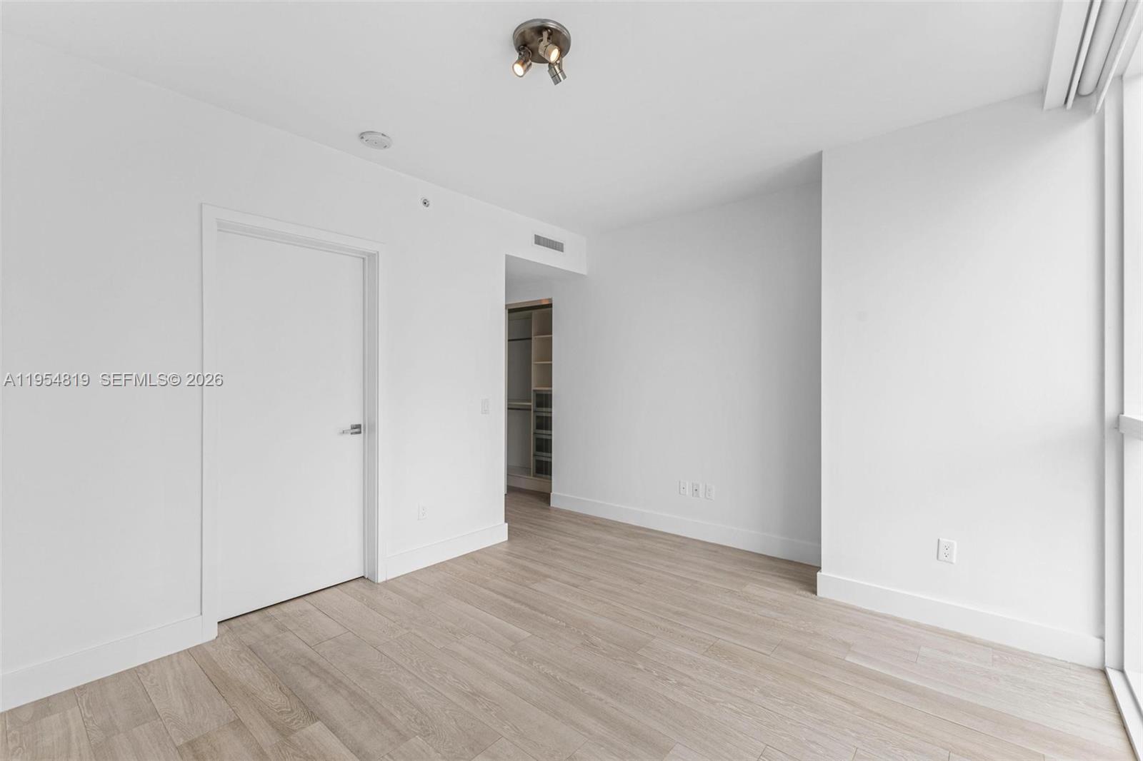 Building Photo - 1080 Brickell Ave