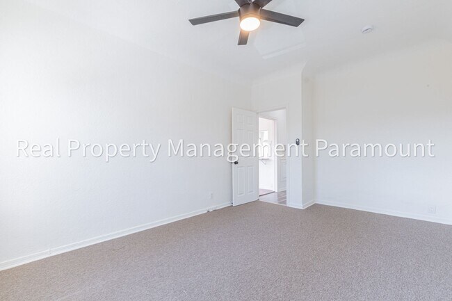 Building Photo - 2757 S Mansfield Ave
