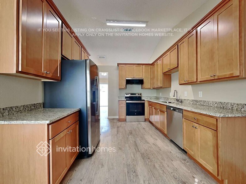 Building Photo - 4222 Shades Crest Ln