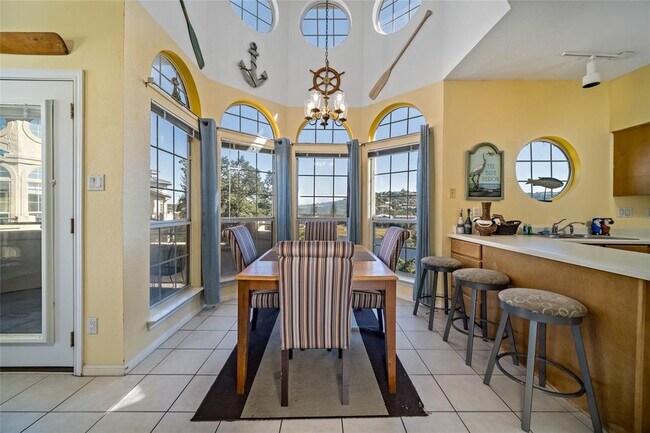 Building Photo - 3404 American Dr