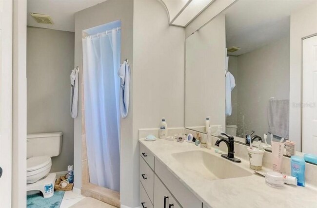 Building Photo - 2462 Briar Oak Cir