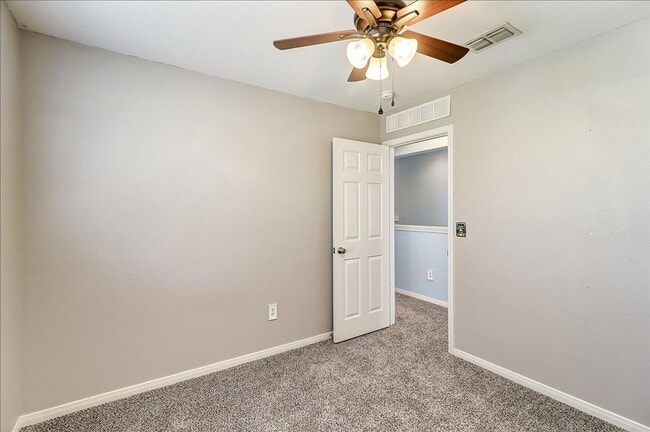 Building Photo - 2110 Encino Dr