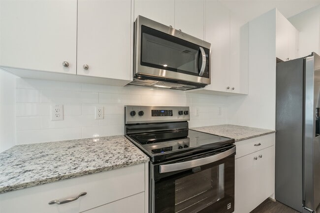 Building Photo - 11611 Moltere Dr