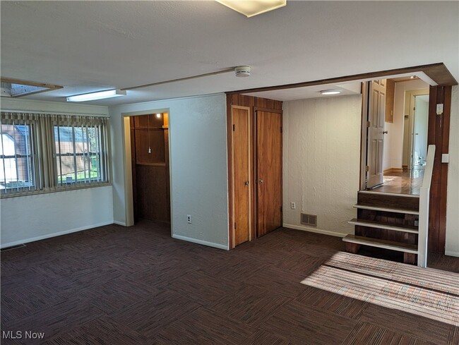Building Photo - 17802 Rapids Rd