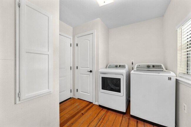 Building Photo - 15002 Mettle Dr