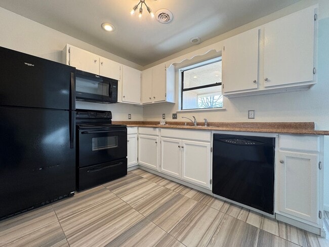 Building Photo - ***1802 S. 14th Place***