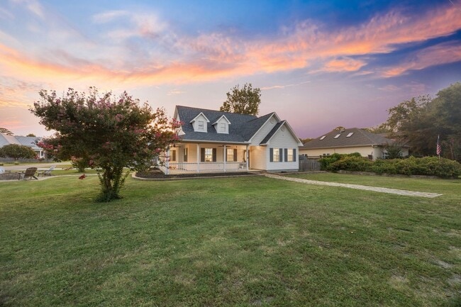 Building Photo - 101 Sixth St N