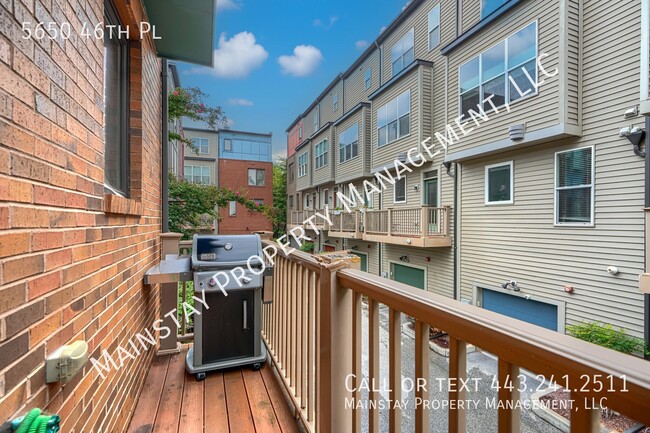 Building Photo - 5650 46th Pl