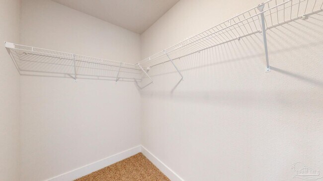 Building Photo - 5865 Danbury Blvd