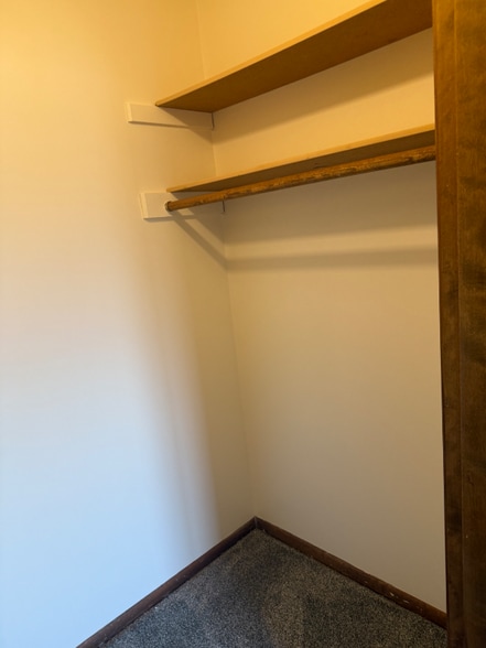 Building Photo - 729 Oakdale Ave