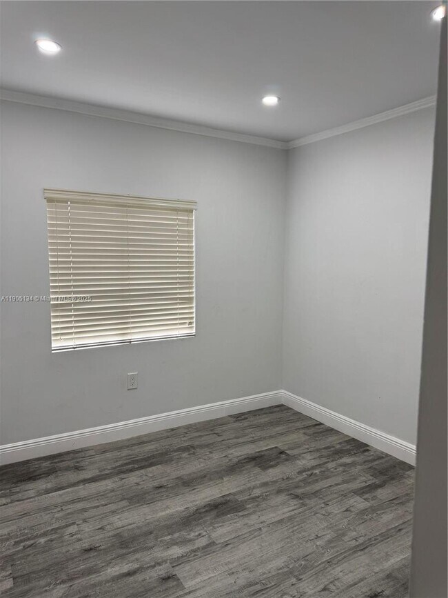 Building Photo - 11811 NW 5th Ct