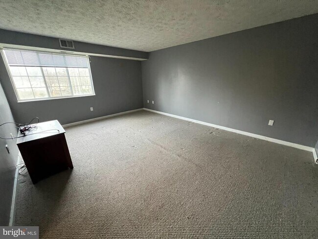 Building Photo - 12201 Peach Crest Dr