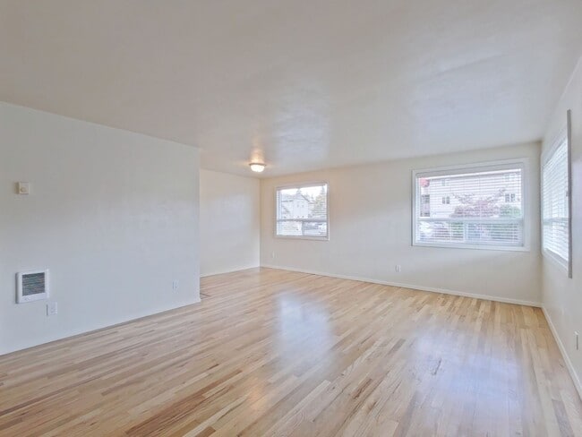 Building Photo - FALL SPECIAL ~ $735 OFF FIRST MONTH RENT