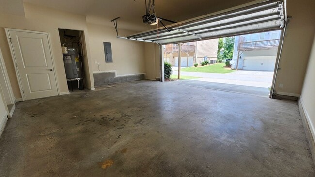 Building Photo - Modern Corner-Lot Townhome in Berkeley Vil...