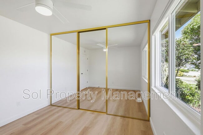 Building Photo - 905 Pellegrini St