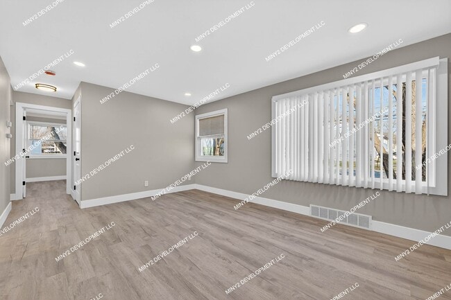 Building Photo - Completely Renovated 2-Bedroom Home in Westland!