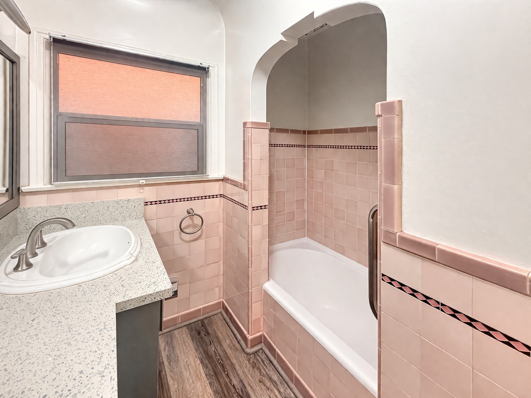 Building Photo - 160 Santa Ana Ave