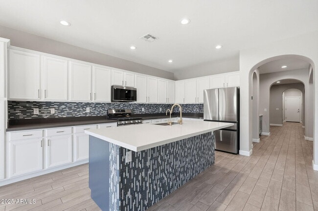 Building Photo - 10915 E Rafael Ave